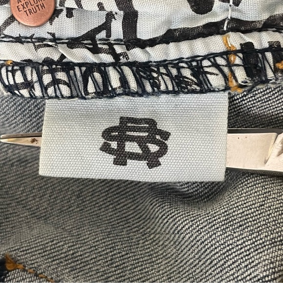 STRIVERS ROW NWT MEN’S SUGAR MAPLE DISTRESSED BLUE DENIM JEANS 40 - Picture 14 of 16